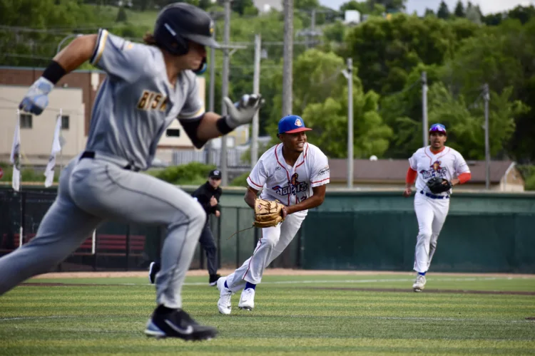 Hot Tots and Larks meet for two game series